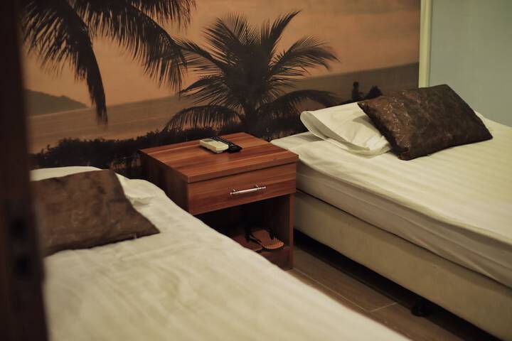 Room 8 of 47