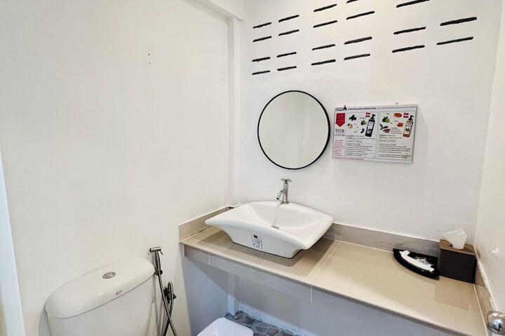 Room 67 of 108