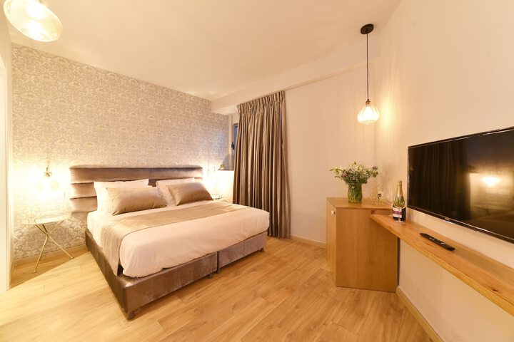 Room 7 of 49