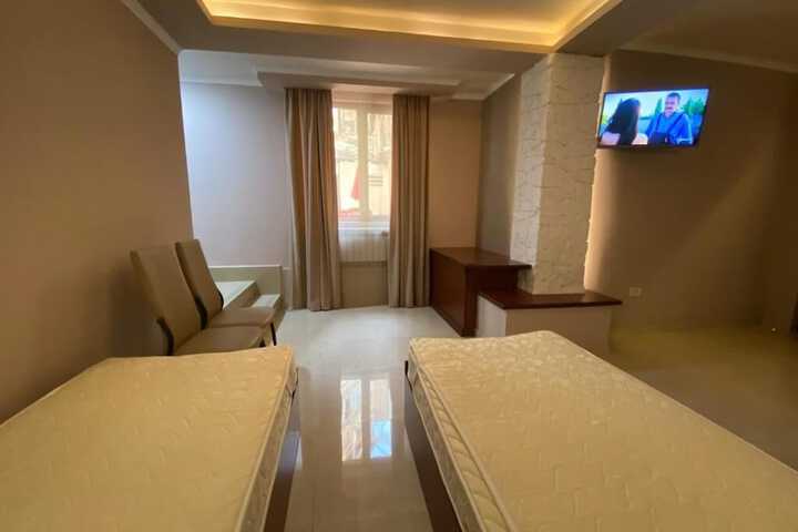 Room 5 of 31