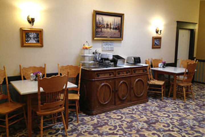 Breakfast/Coffee Service 5 of 41