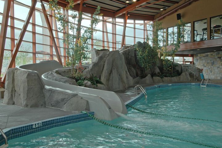 Pool Hotel