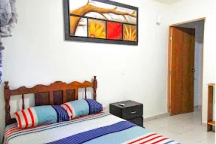 Room 6 of 12
