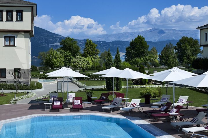 Pools & Facilities