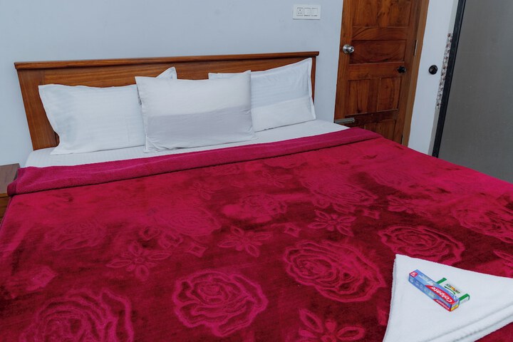 Room 9 of 26