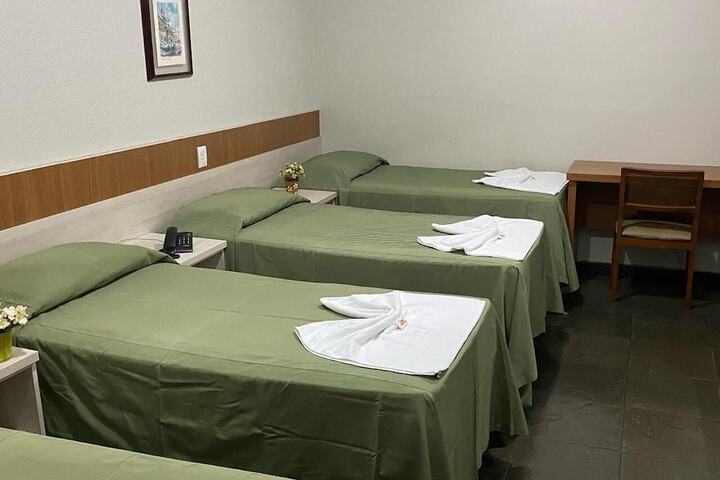 Room 5 of 16