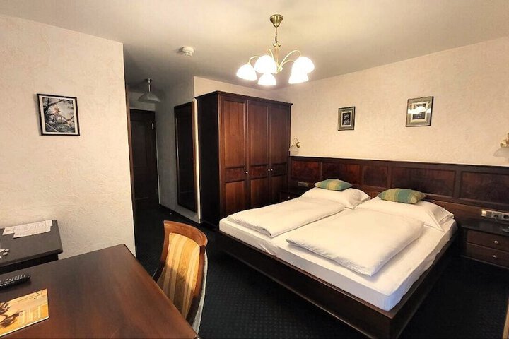 Room 16 of 119