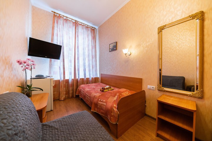 Room 33 of 66