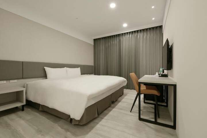 Room 13 of 41