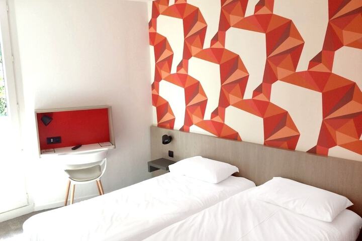 Room 9 of 61
