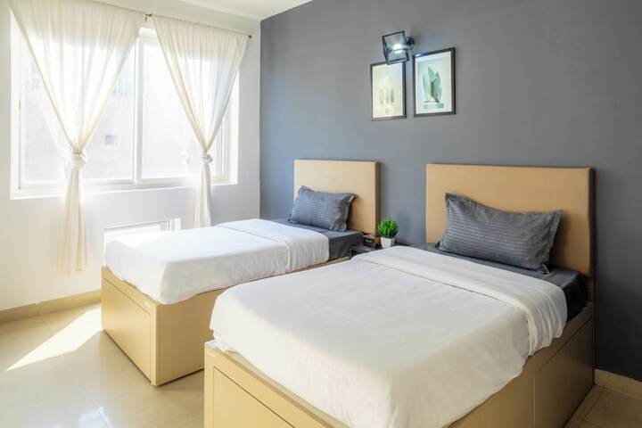 Room 4 of 36