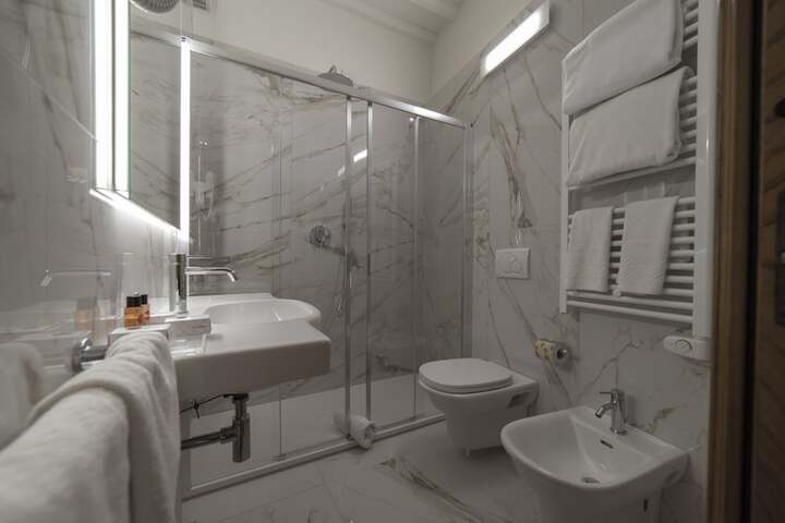 Room 25 of 70