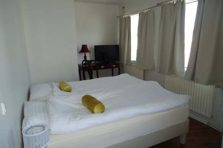 Room 7 of 63