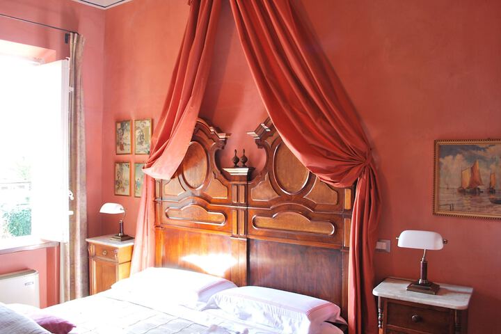 Room 10 of 41