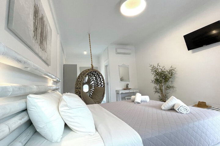 Room 5 of 109