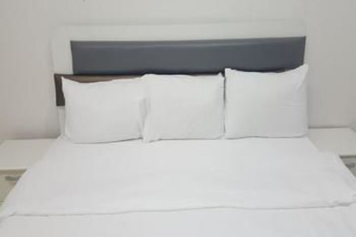 Room 8 of 23