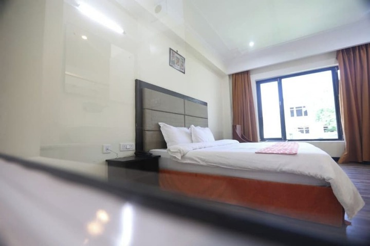 Room 5 of 20
