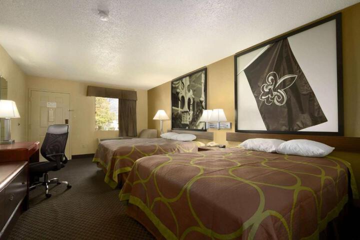 2 Queen Beds (1 of 2)