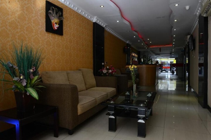 Entrance & Lobby