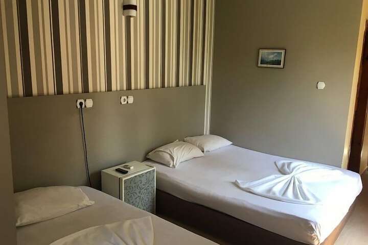 Room 4 of 18
