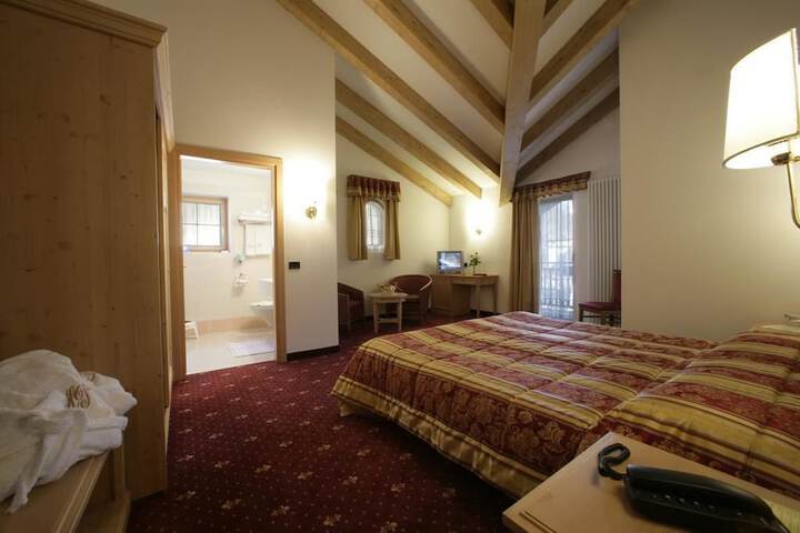 Room 6 of 31