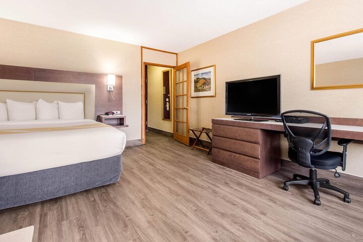 Room 13 of 53