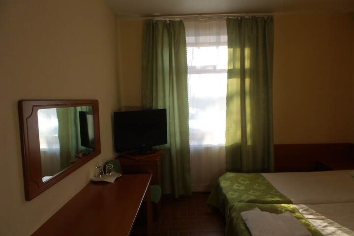 Room 8 of 39