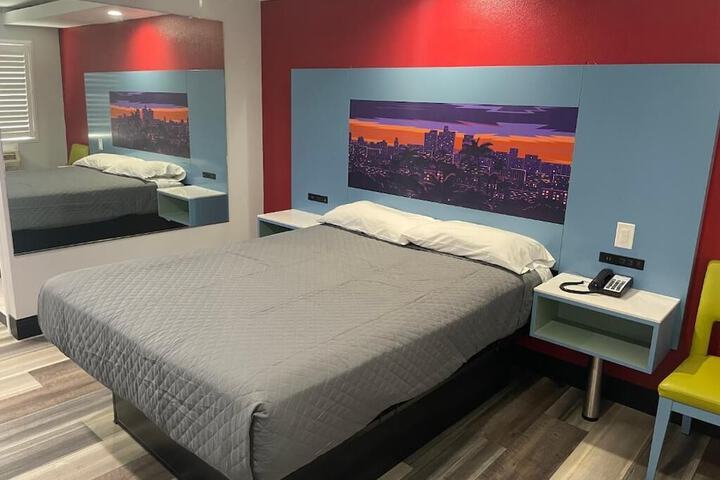 Room 12 of 20