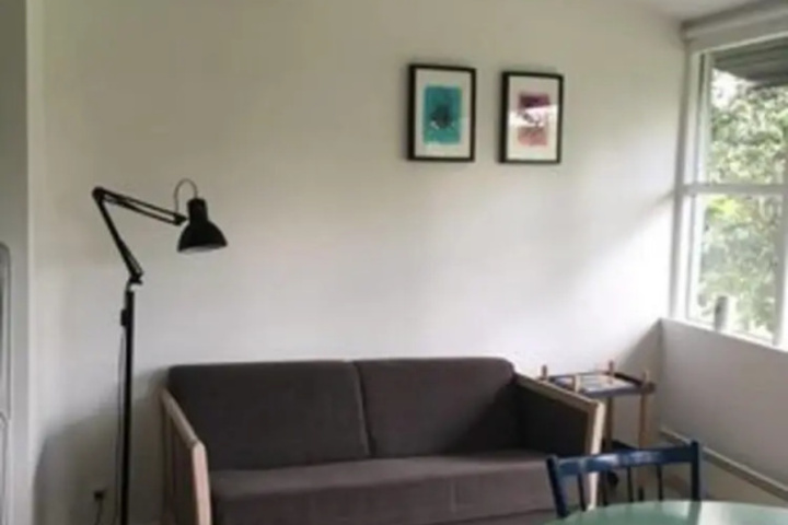 Room 2 of 6