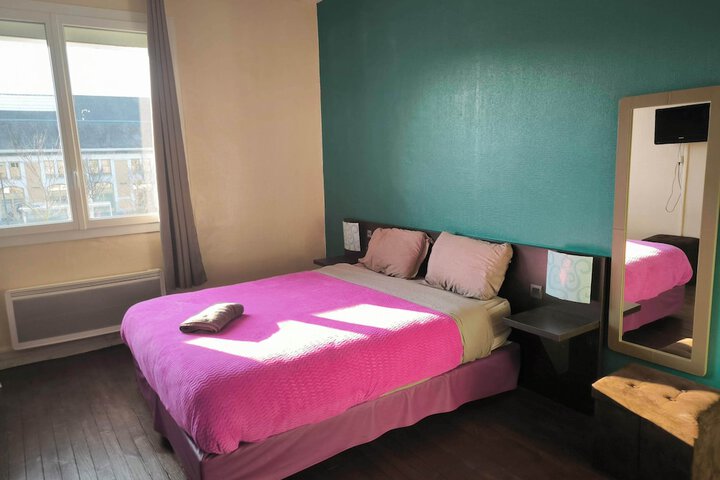 Room 2 of 11