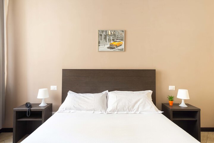 Room 6 of 27