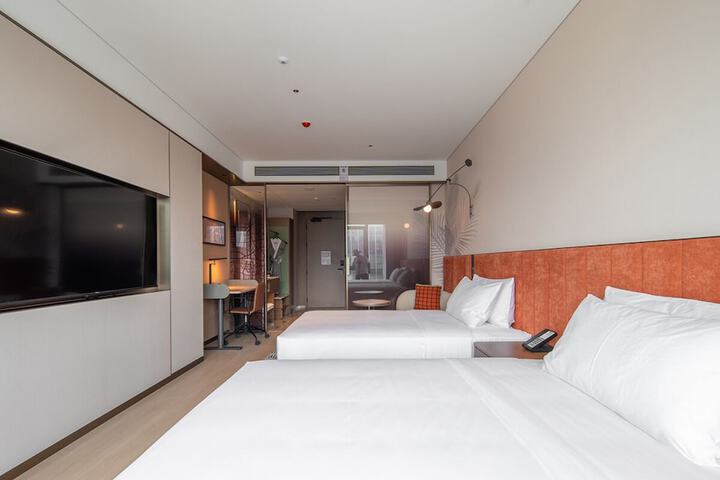 Room 26 of 67