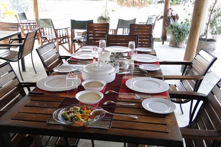 Dining 30 of 61