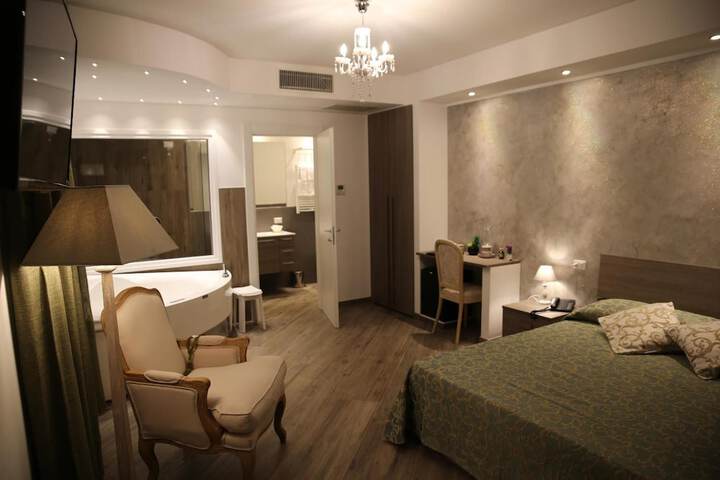 Room 16 of 45