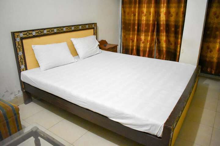 Room 2 of 7