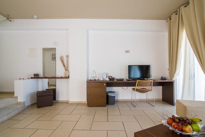 Room 16 of 131