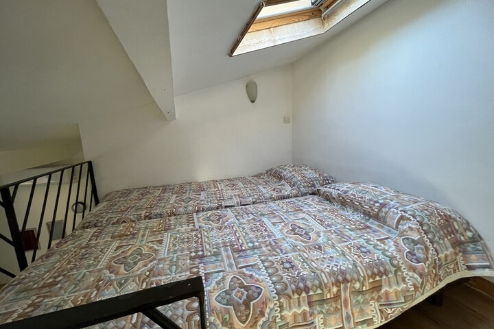 Room 5 of 63