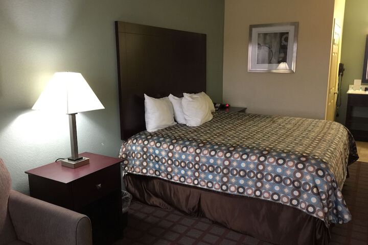 Room 5 of 40