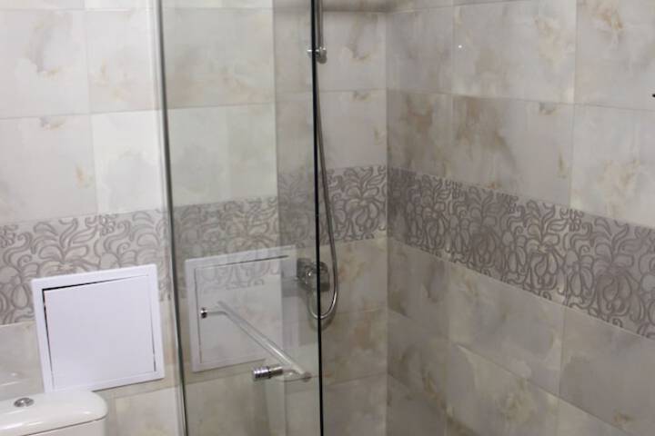 Room 14 of 18
