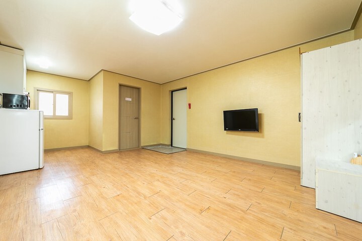Room 23 of 63