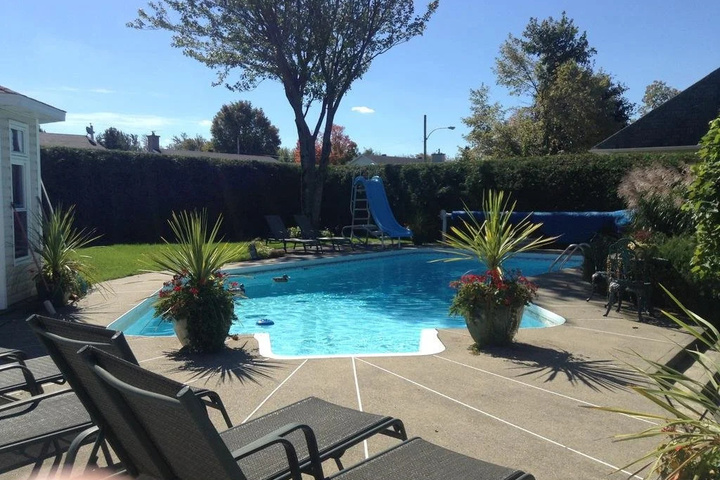 Pool 15 of 23