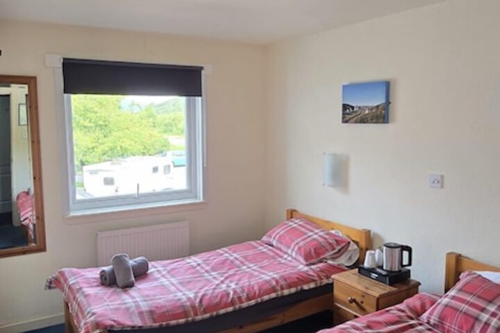 Room 12 of 34