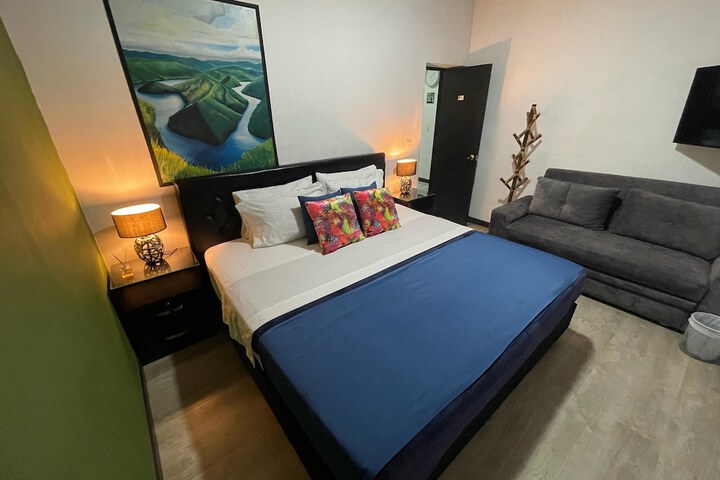 Room 5 of 20