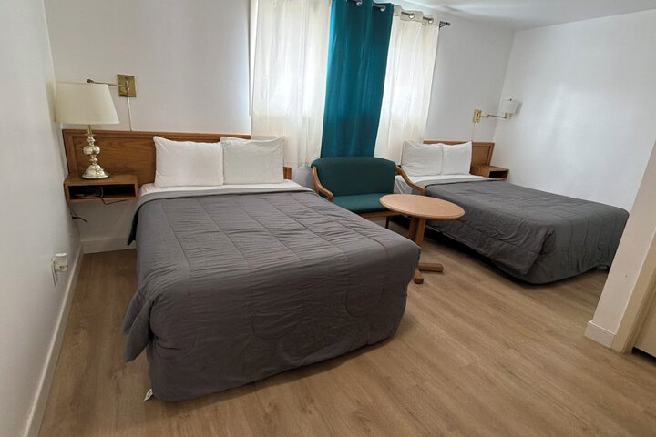 Room 2 of 18