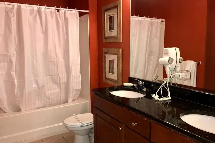 Room 9 of 26