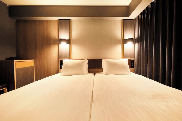 Room 9 of 54