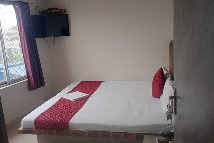 Room 6 of 17