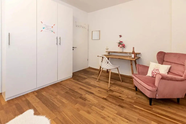 Room 4 of 4