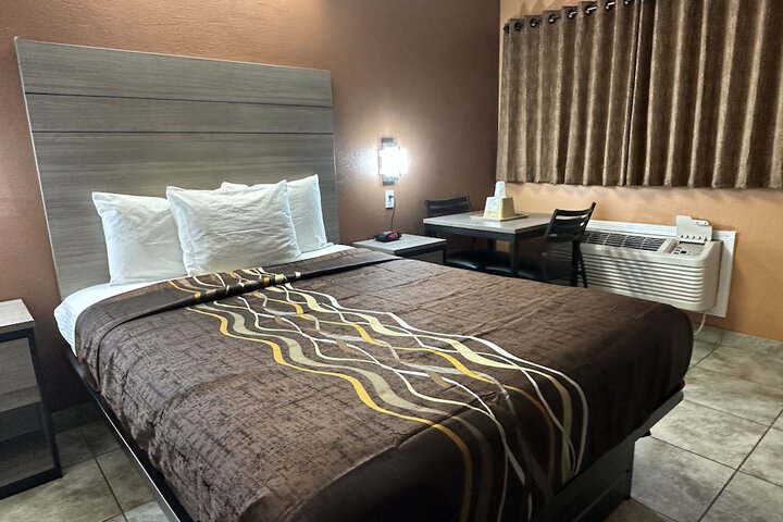 Basic Queen Bed (7 of 35)