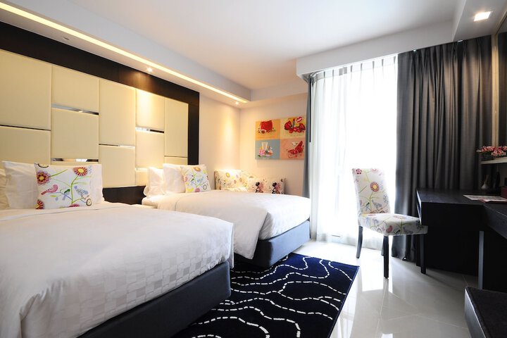 Room 3 of 130